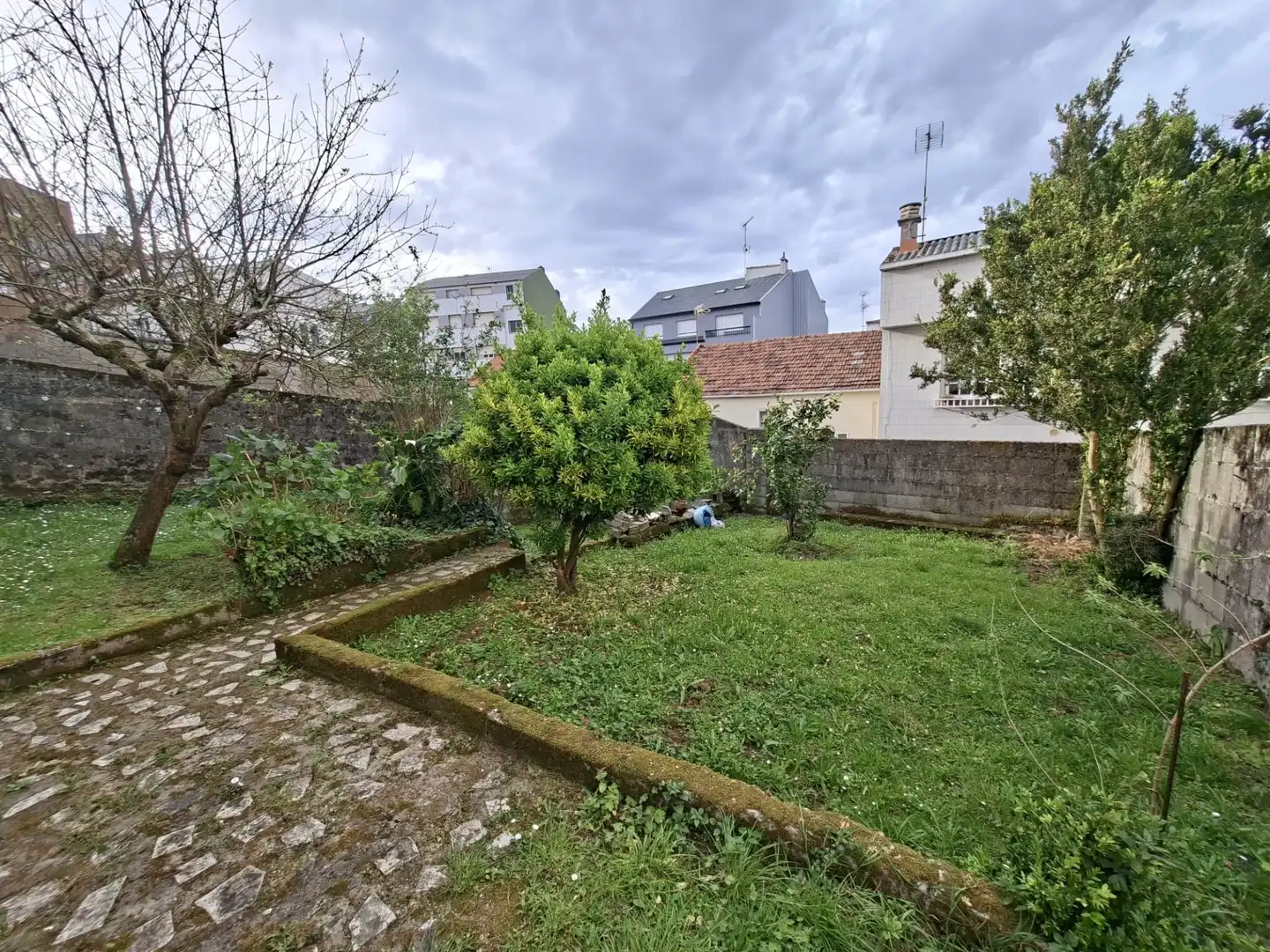 Jardín de Casa adosada en venta en Ribeira con Jardín privado