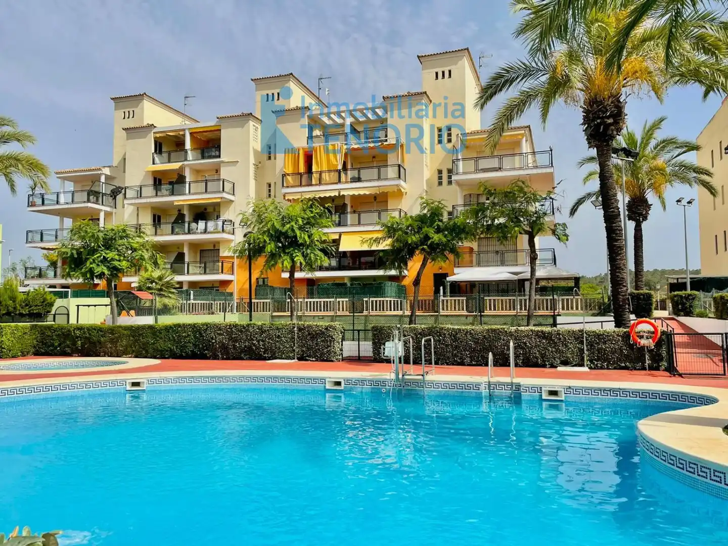 Schwimmbecken von Dachboden zum Verkauf in La Antilla mit Terrasse, Abstellraum und Gemeinschaftspool