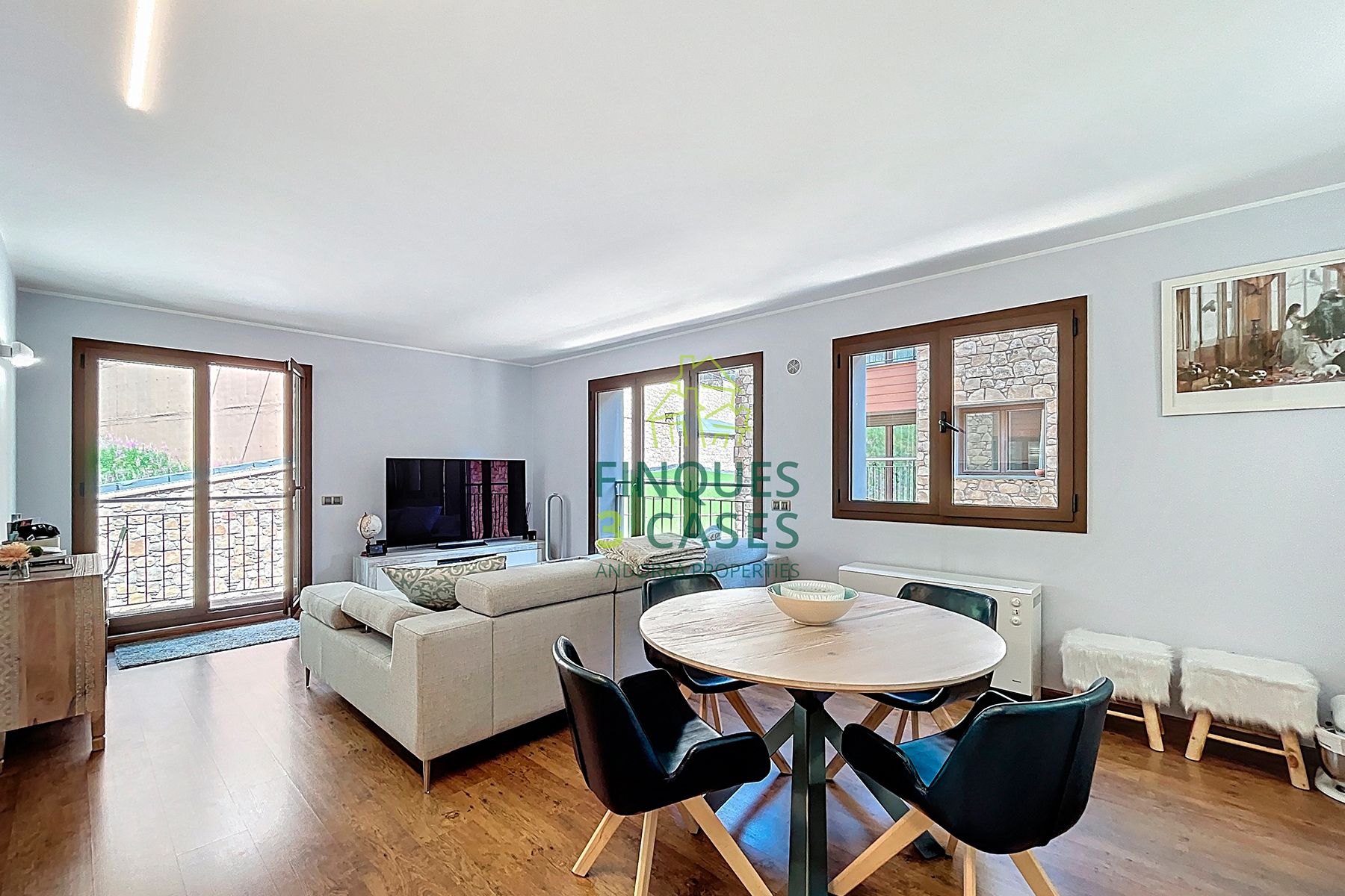 Sala de estar de Apartamento en venta en Canillo con Parquet, Terraza y Balcón