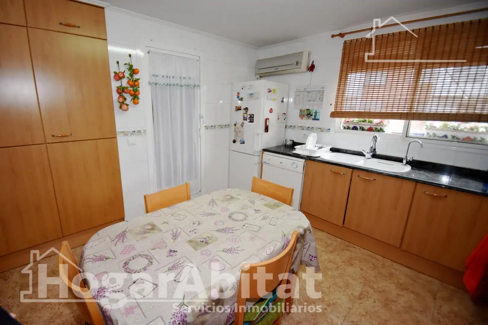 Cuina de Casa adosada en venda en Vila-real amb Aire condicionat, Calefacció i Terrassa