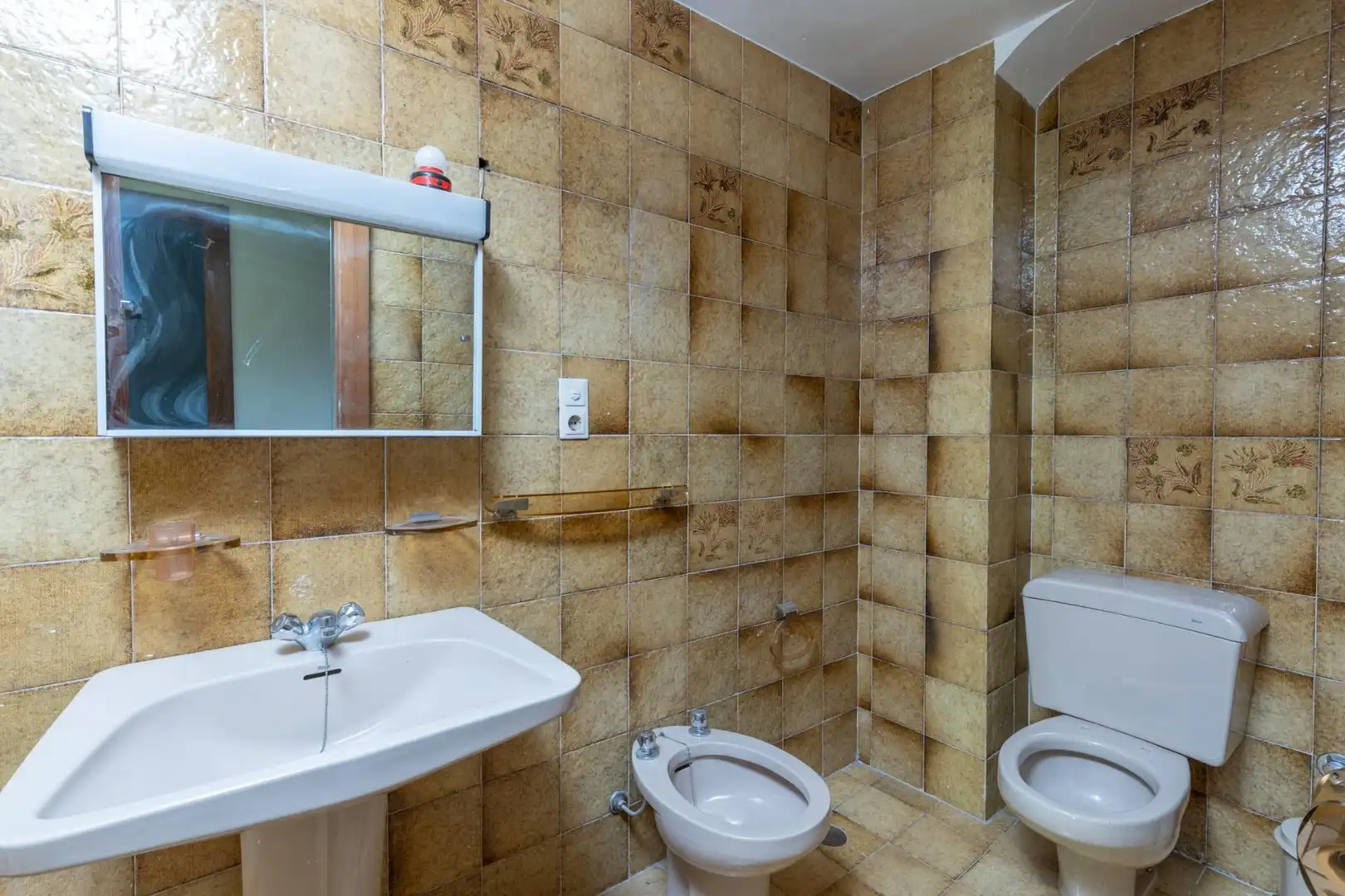 Badezimmer von Wohnung zum Verkauf in Granada mit Heizung, Terrasse und Balkon