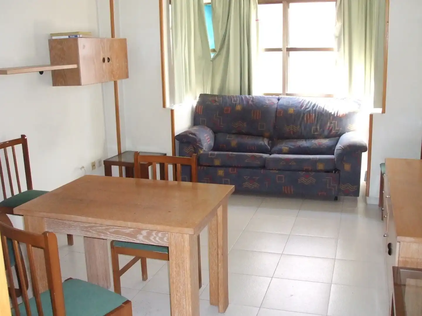 Sala d'estar de Estudi de lloguer en  Murcia Capital amb Aire condicionat, Calefacció i Moblat