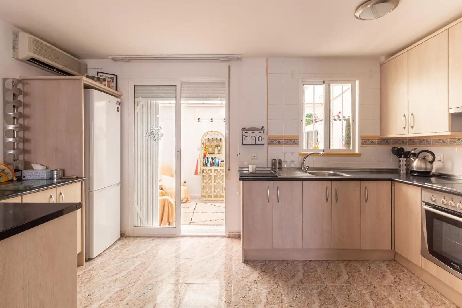 Cuina de Casa o xalet en venda en Orihuela amb Calefacció, Piscina i Piscina comunitària