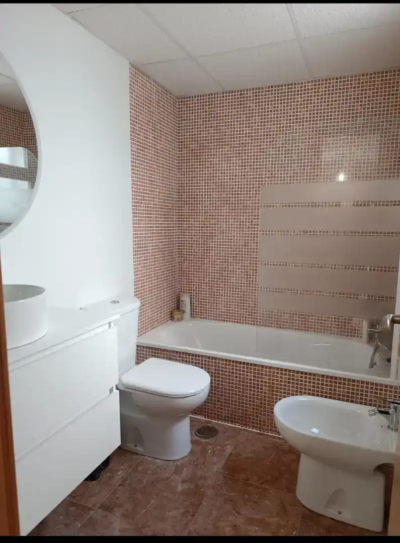Bany de Àtic en venda en Guaro amb Piscina i Moblat