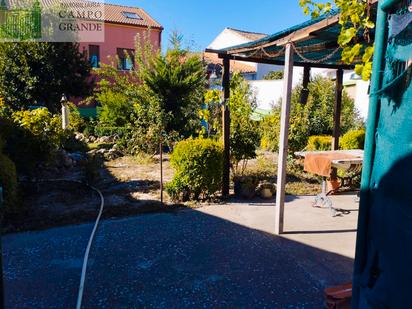 Jardí de Casa o xalet en venda en Villaviudas amb Calefacció, Jardí privat i Traster