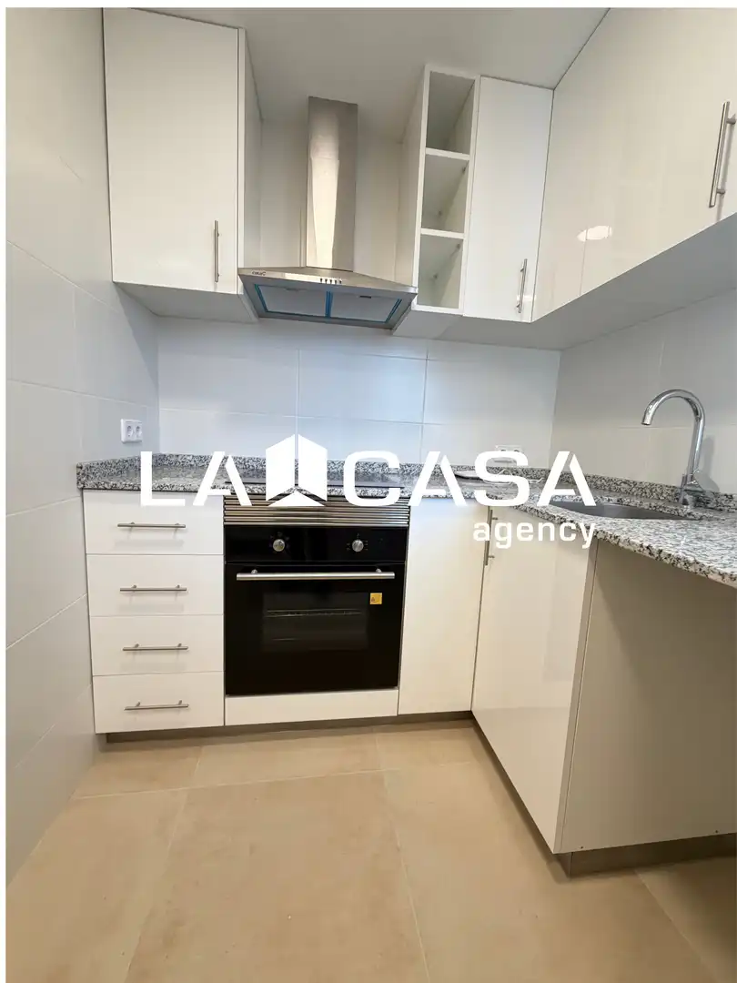 Küche von Dachboden zum Verkauf in Santa Coloma de Gramenet mit Terrasse
