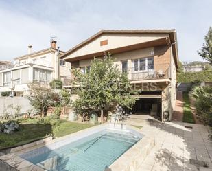 Vista exterior de Casa o xalet en venda en Sant Just Desvern amb Aire condicionat, Calefacció i Jardí privat