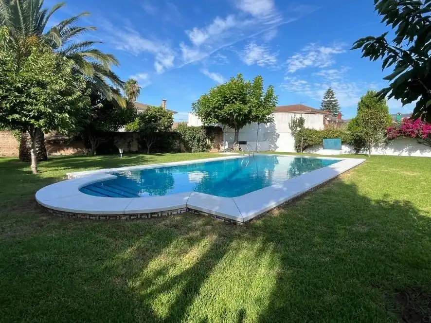 Swimming pool of Houses for sale in Córdoba  with Air Conditioner, Heating and Private garden