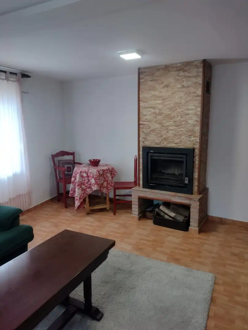 Wohnzimmer von Einfamilien-Reihenhaus zum Verkauf in Belorado mit Heizung, Terrasse und Abstellraum