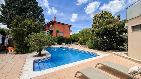 EXCLUSIVA VIVIENDA CON DOS PLANTAS INDEPENDIENTES, JARDÍN Y PISCINA EN COLLBATÓ, A LOS PIES DE MONTSERRAT, imagen 2