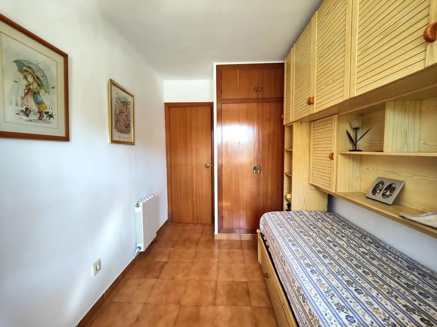 Habitación de Casa adosada en venta en Calafell con Aire acondicionado, Calefacción y Jardín privado