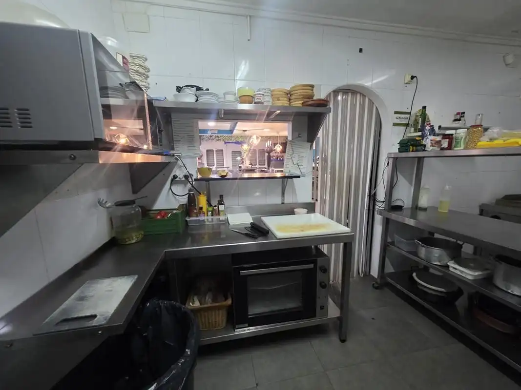 Cuina de Local en venda en Dénia amb Terrassa i Moblat