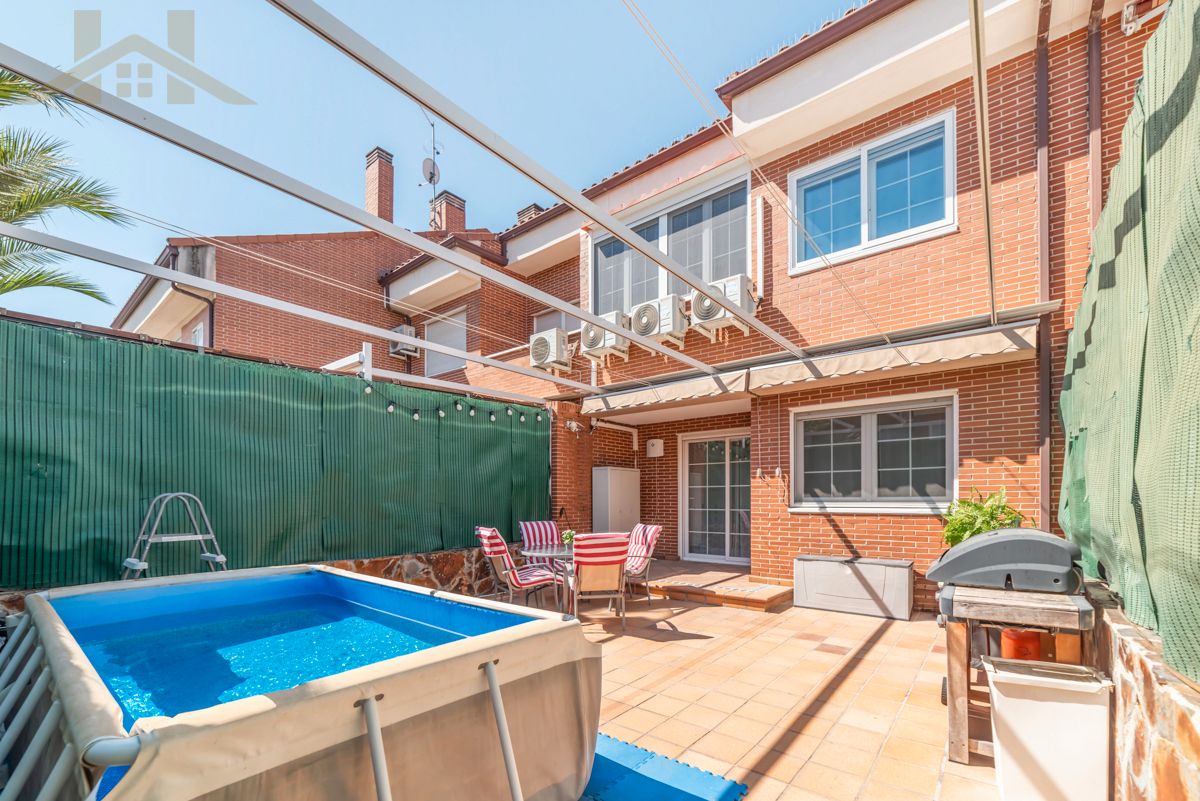 Garden of Single-family semi-detached for sale in Valdemoro  with Air Conditioner, Heating and Private garden