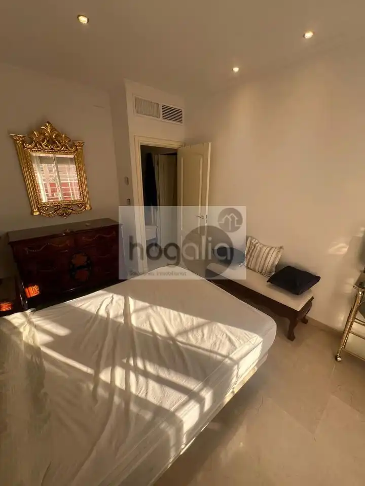 Bedroom of Attic for rent in Sevilla  with Air Conditioner, Terrace and Furnished