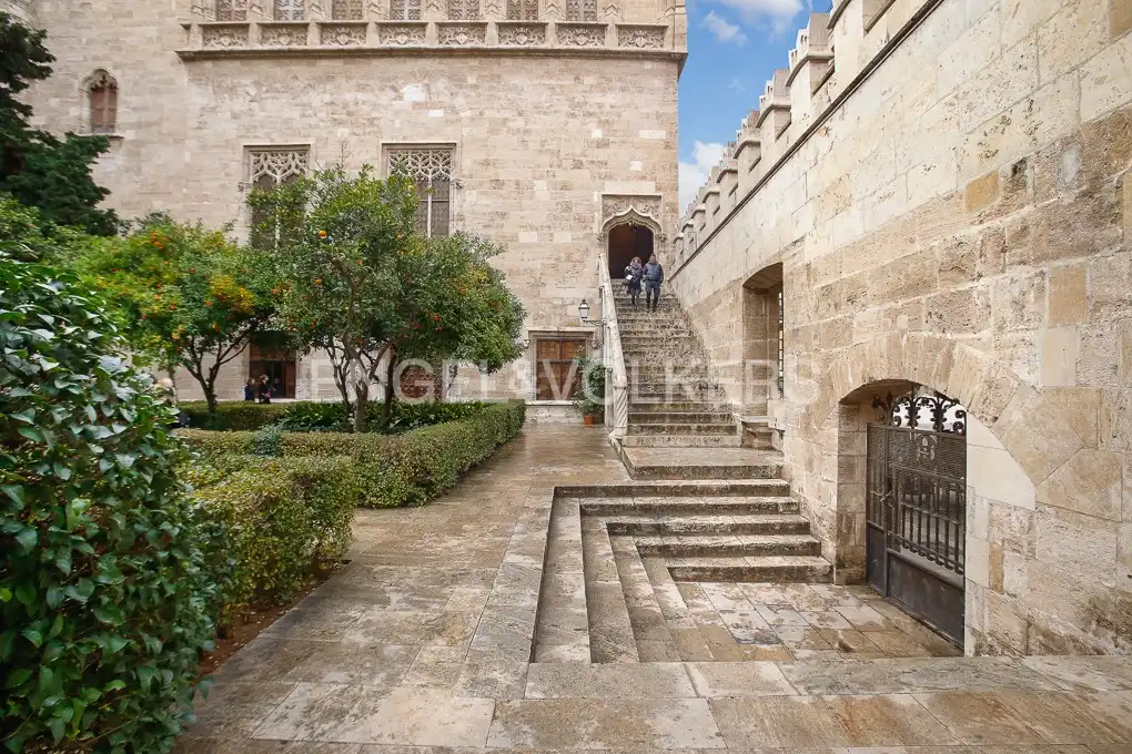Exterior view of Flat for rent in Valencia  with Air Conditioner, Heating and Terrace