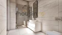 Bathroom of House or chalet for sale in  Madrid Capital  with Air Conditioner, Heating and Private garden