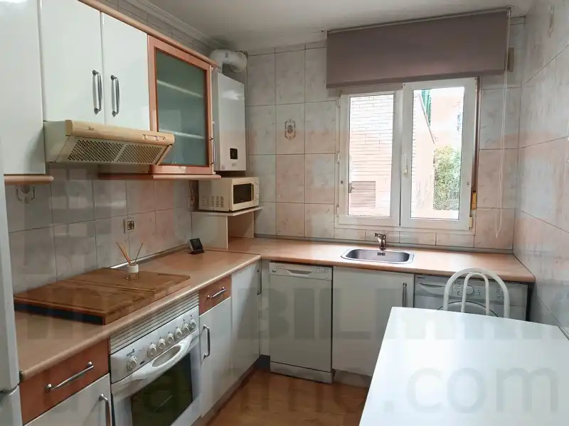 Cocina de Piso en venta en Oviedo  con Calefacción, Amueblado y Horno