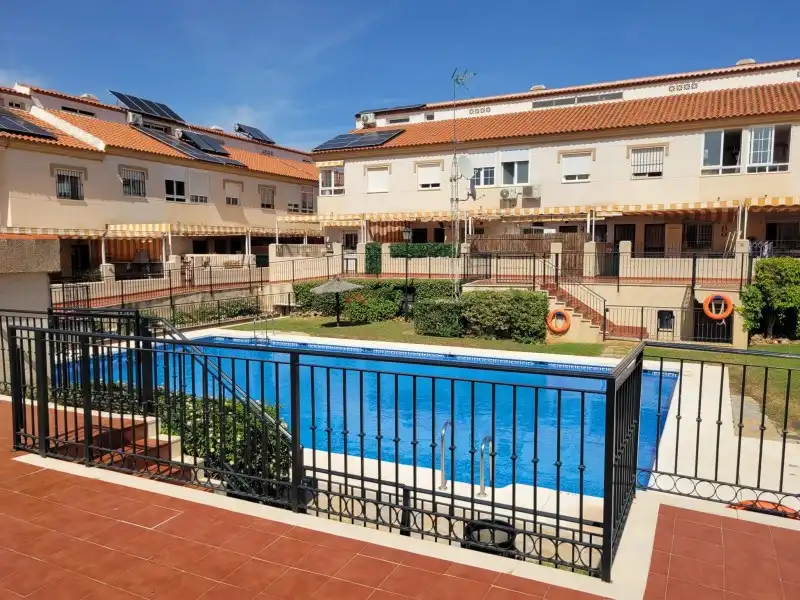 Casa adosada en venda a Calle Mar del Norte, 77, Jardines de Alhaurín - Huerta Alta - Fuensanguínea