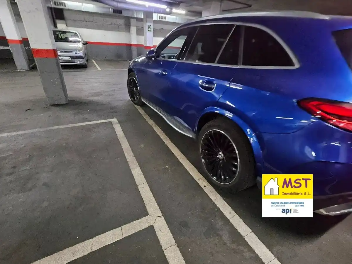 Einzelparkplatz mit Aufzug zum Verkauf in Carrer Maternitat d'Elna