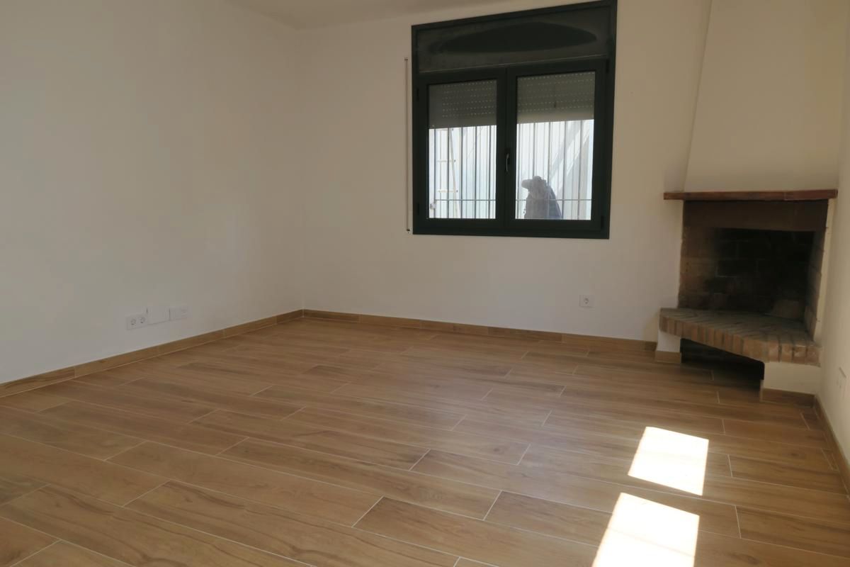 Wohnzimmer von Erdgeschoss zum verkauf in Santa Maria de Palautordera mit Klimaanlage, Ofen und Mikrowelle