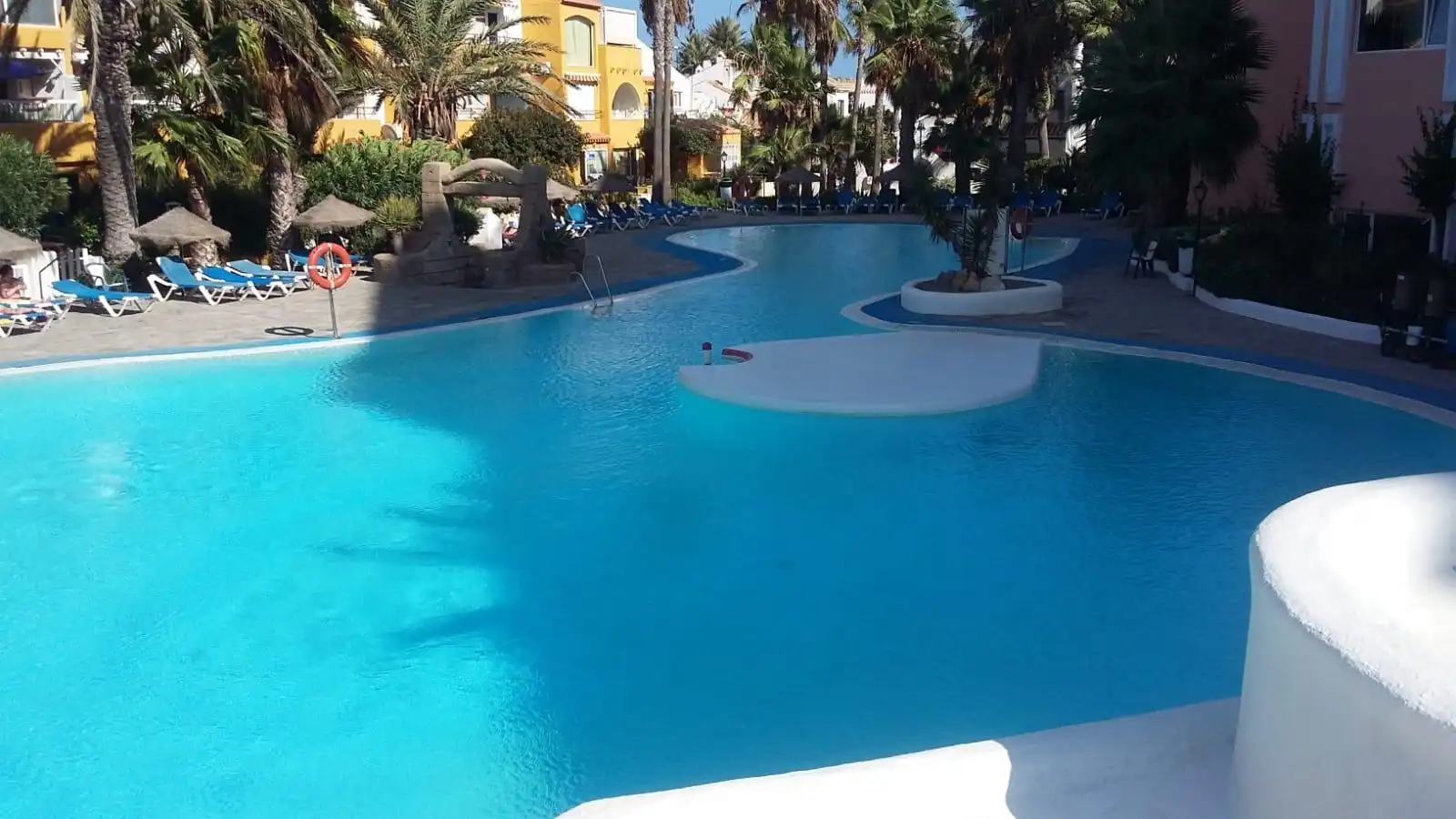 Piscina de Pis de lloguer en Roquetas de Mar