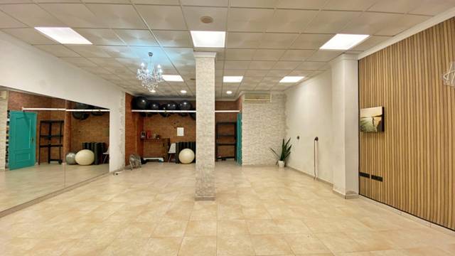 Local comercial en Alquiler en Totana