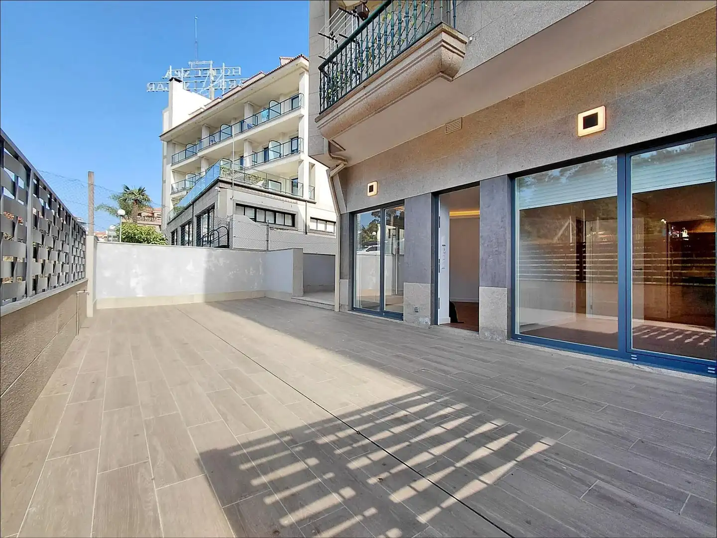 Terrasse von Erdgeschoss zum Verkauf in Sanxenxo mit Heizung, Terrasse und Möbliert
