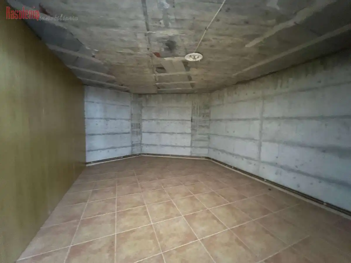 Local en venta en Moeche
