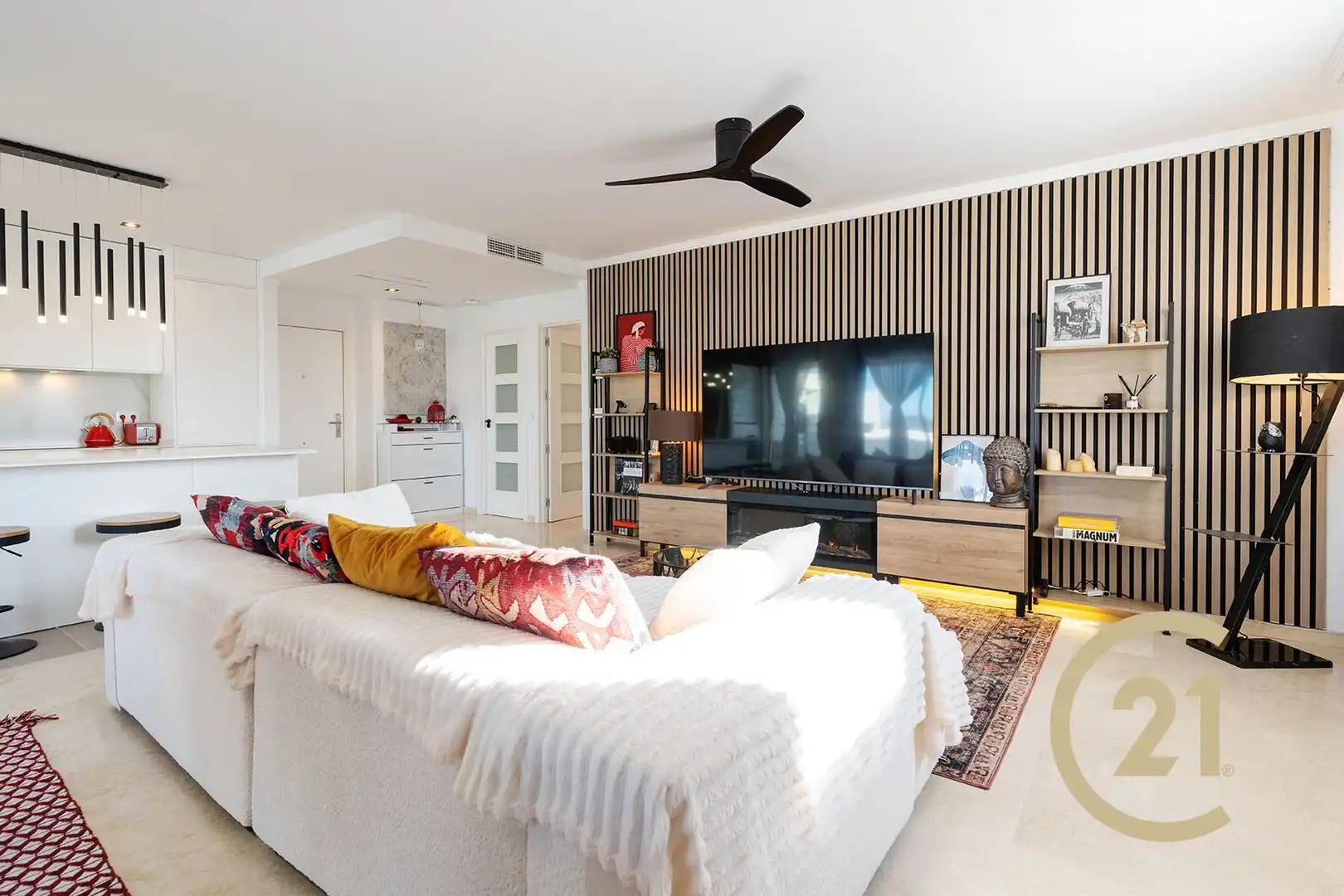 Sala de estar de Casa adosada en venta en Ojén con Aire acondicionado, Calefacción y Jardín privado