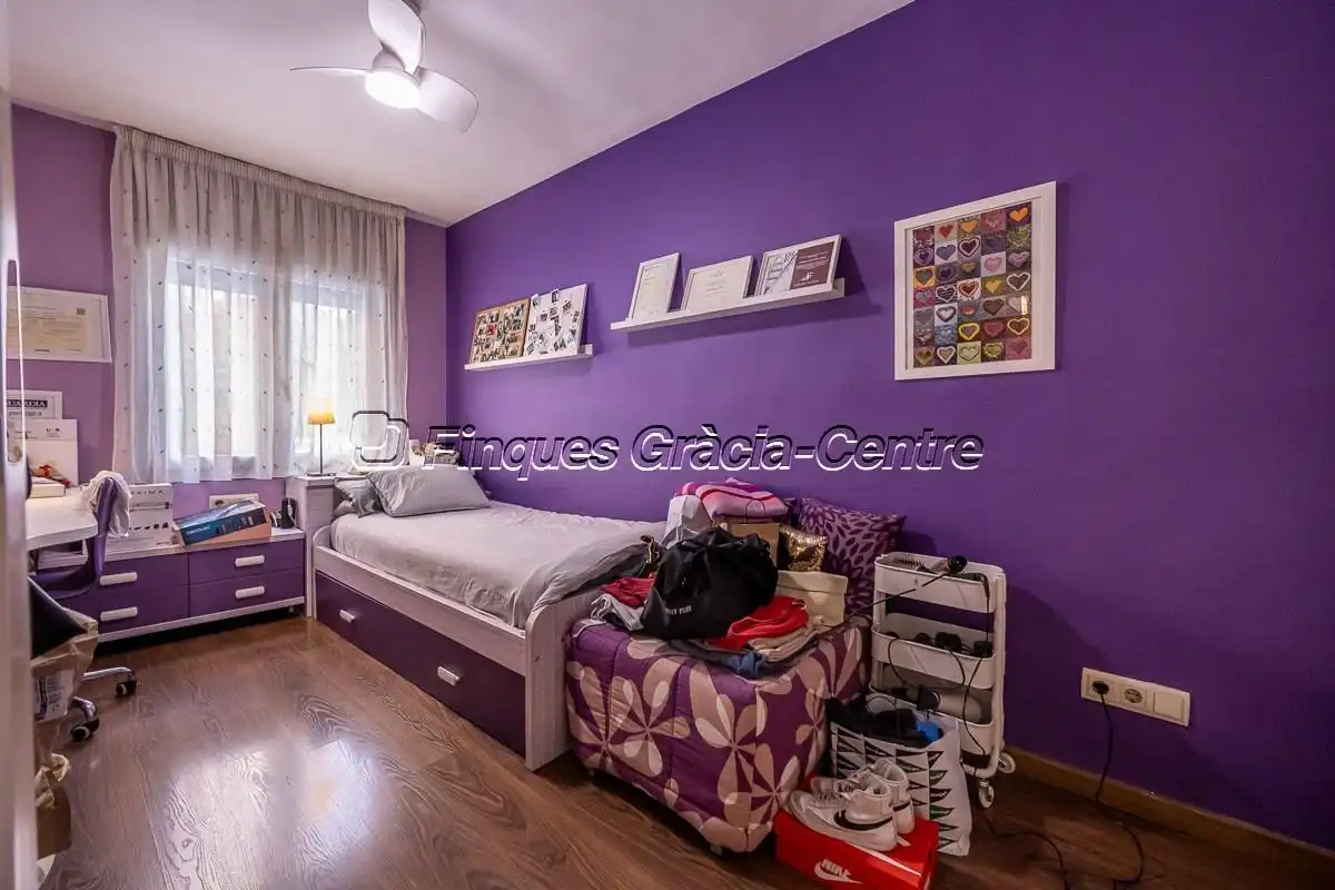 Dormitori de Casa adosada en venda en Sabadell amb Aire condicionat, Calefacció i Parquet