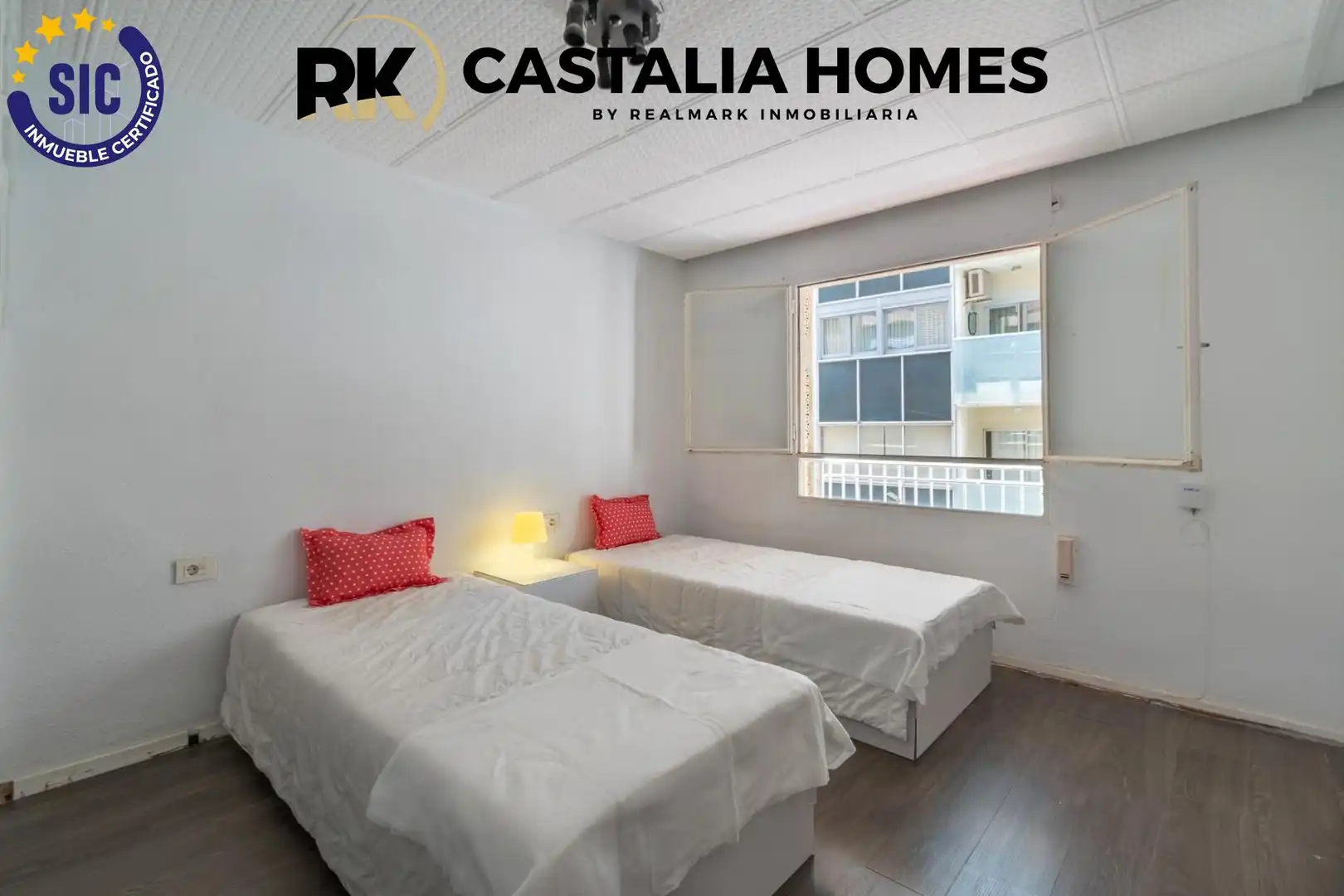 Habitación de Piso en venta en Castellón de la Plana / Castelló de la Plana con Trastero y Balcón