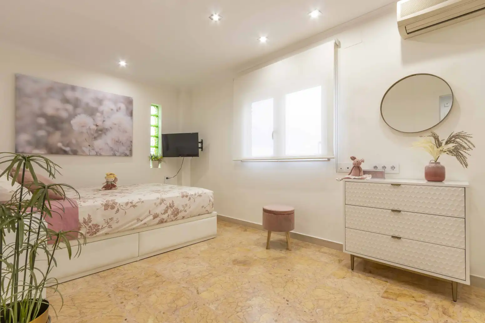Habitación de Casa o chalet en venta en Torrent con Aire acondicionado, Calefacción y Jardín privado