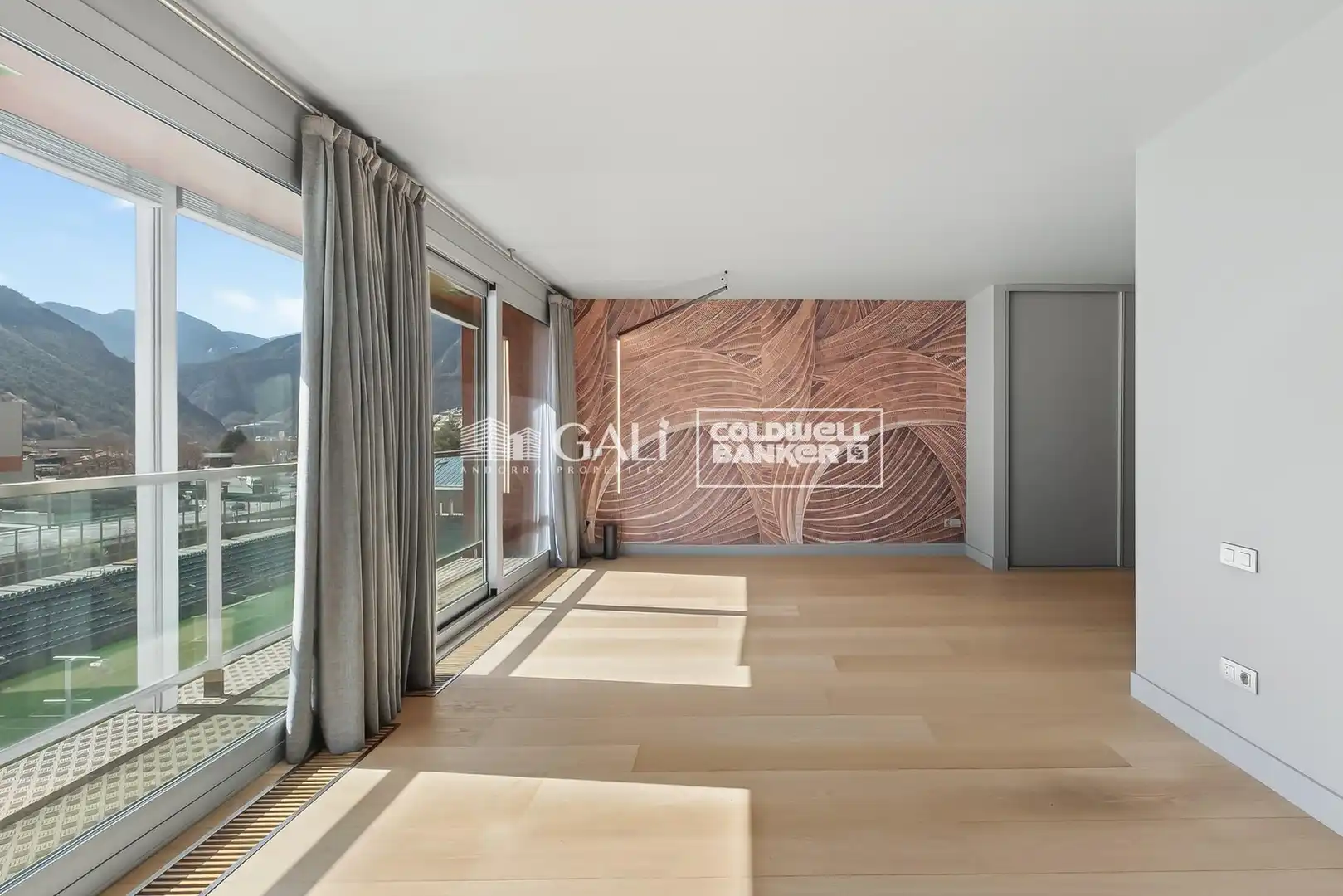 Sala d'estar de Àtic en venda en Andorra la Vella amb Calefacció, Balcó i Piscina comunitària