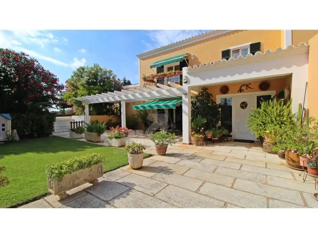 Vista exterior de Casa o xalet en venda en Maó - Mahón amb Calefacció, Jardí privat i Terrassa