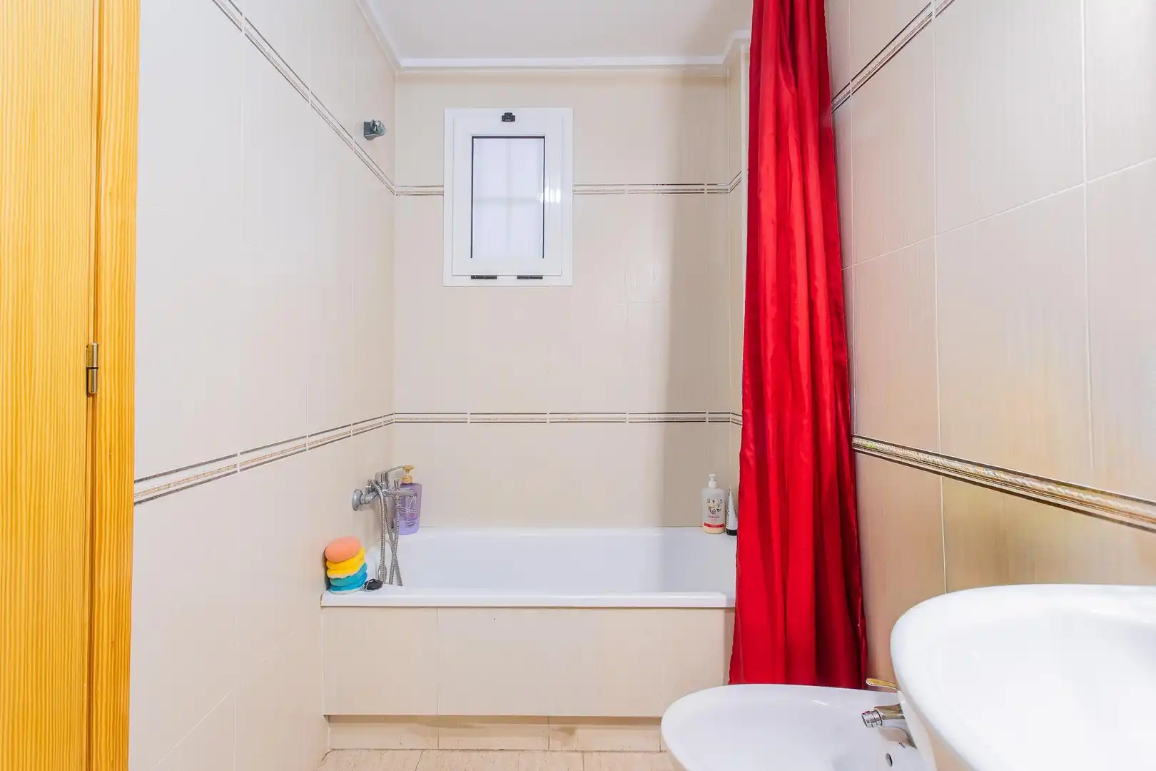 Bany de Apartament en venda en Torrevieja amb Aire condicionat, Terrassa i Piscina comunitària