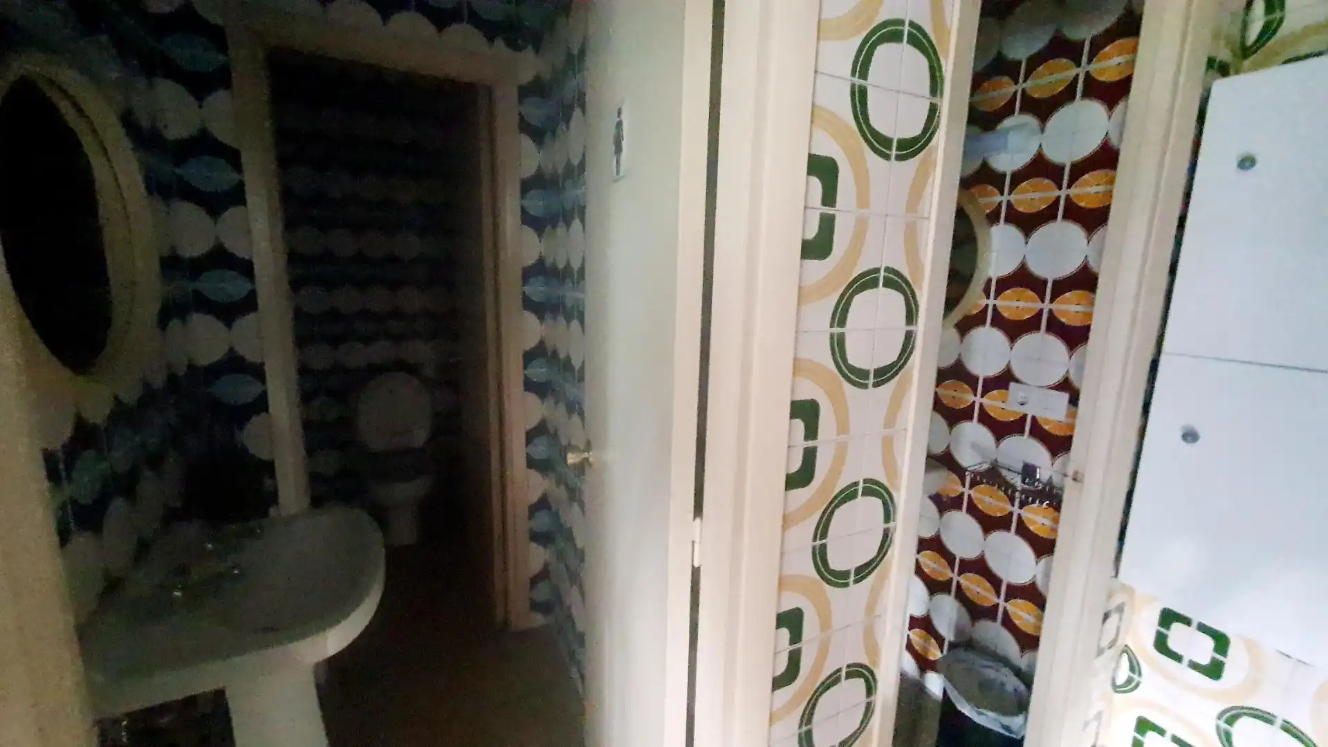Badezimmer von Fabrikhallen zur Miete in Bilbao 