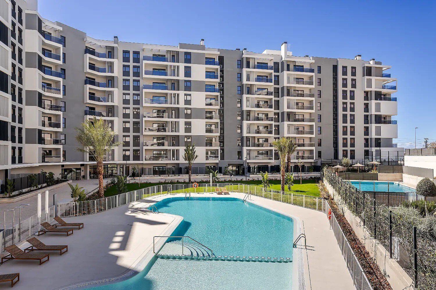 Swimming pool of Apartment for sale in Alicante / Alacant  with Air Conditioner, Terrace and Balcony