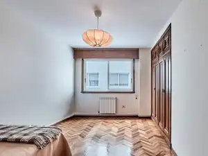Dormitori de Pis en venda en A Coruña Capital  amb Calefacció, Parquet i Terrassa