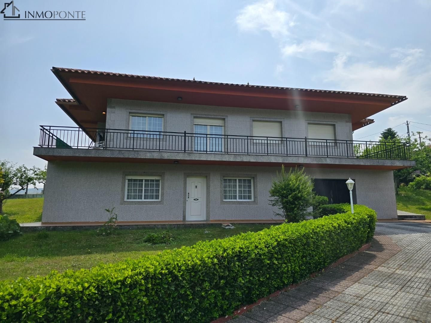 Vista exterior de Casa o xalet en venda en Pontevedra Capital  amb Jardí privat