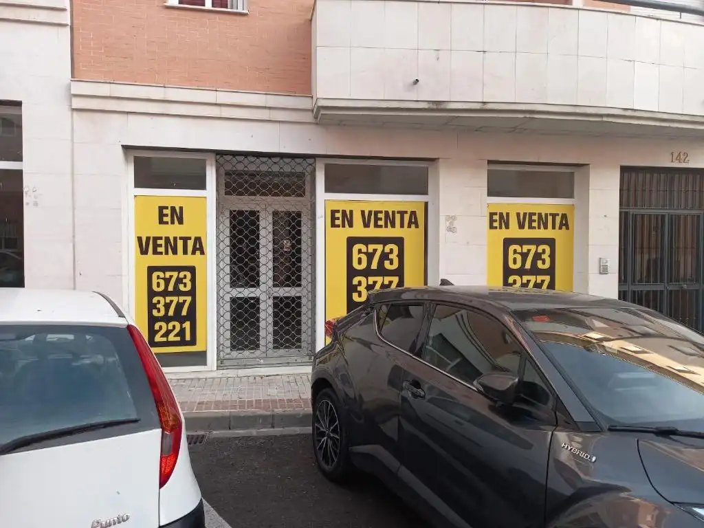 Local comercial en venta en Avenida Primero de Mayo, imagen 3
