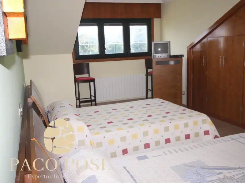 Dormitori de Casa o xalet en venda en Arteixo amb Calefacció, Jardí privat i Moblat