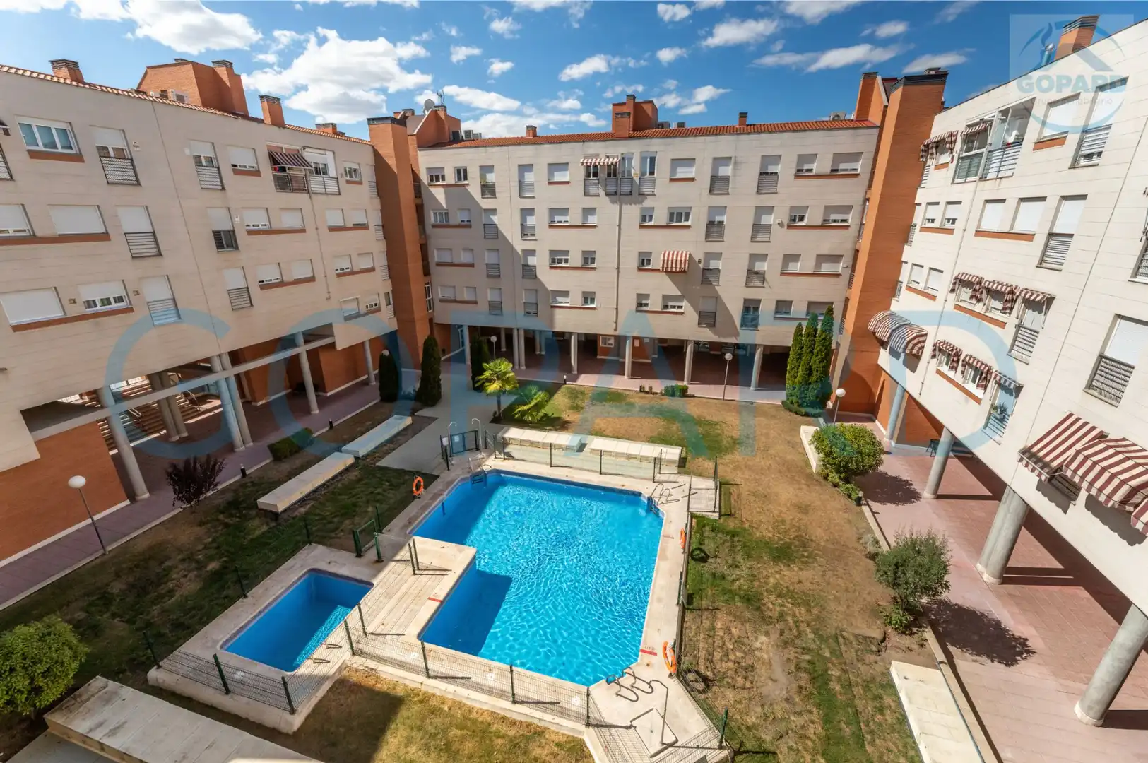 Exterior view of Flat for sale in Alcobendas  with Air Conditioner, Heating and Parquet flooring