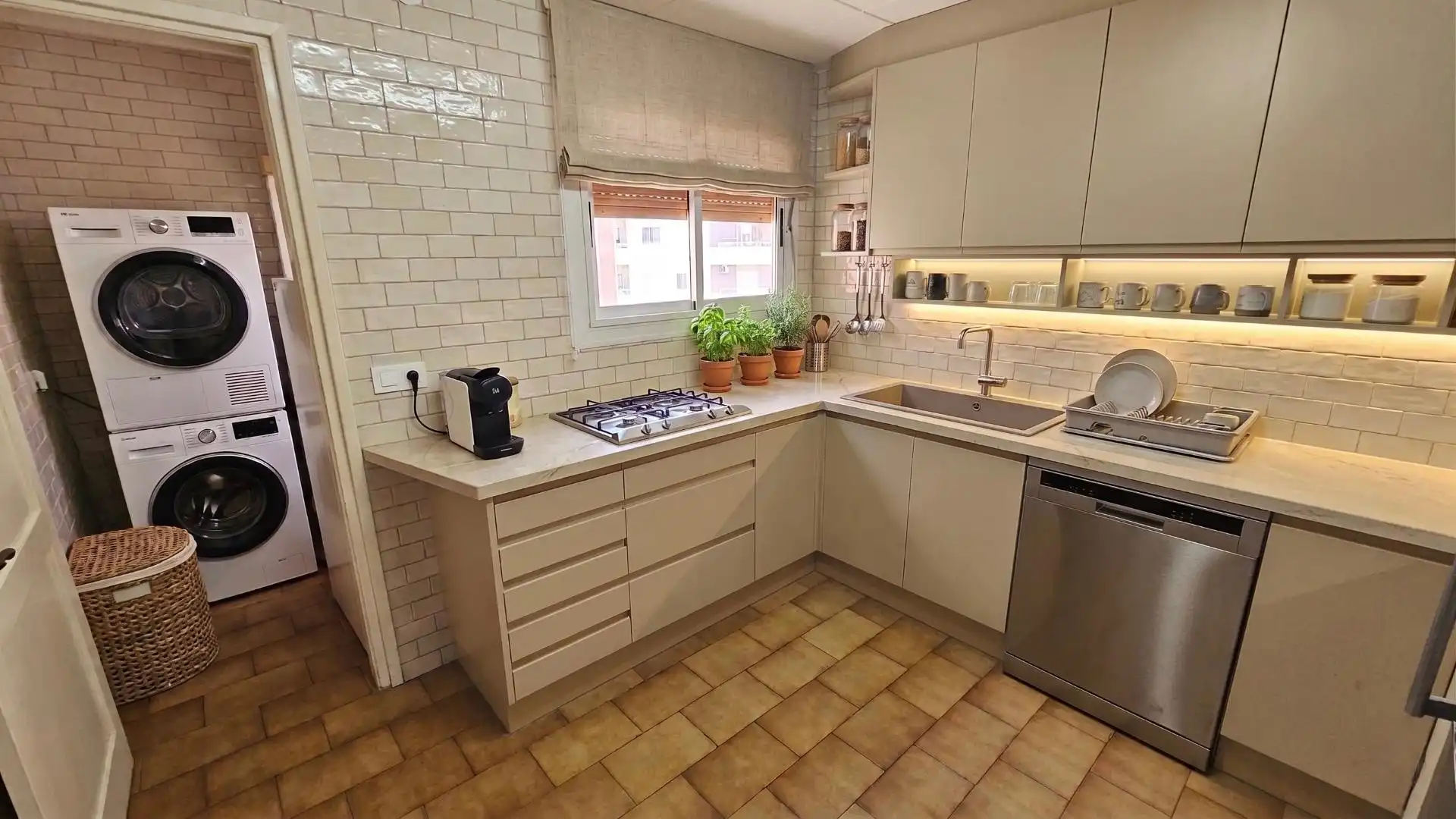 Cocina de Piso en venta en Pineda de Mar con Calefacción, Terraza y Balcón