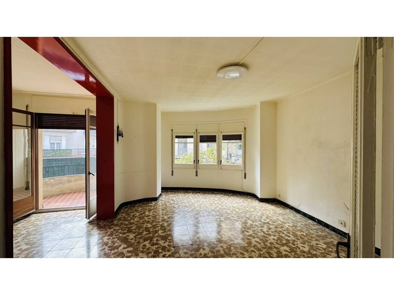 Flat for sale in Cornellà de Llobregat  with Balcony