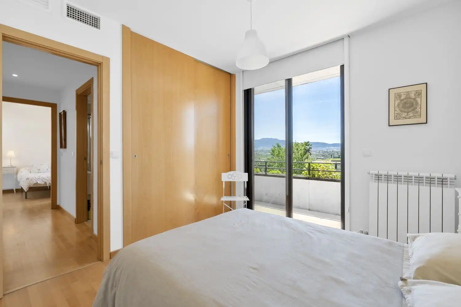 Schlafzimmer von Dachboden zum Verkauf in Las Gabias mit Klimaanlage, Heizung und Terrasse