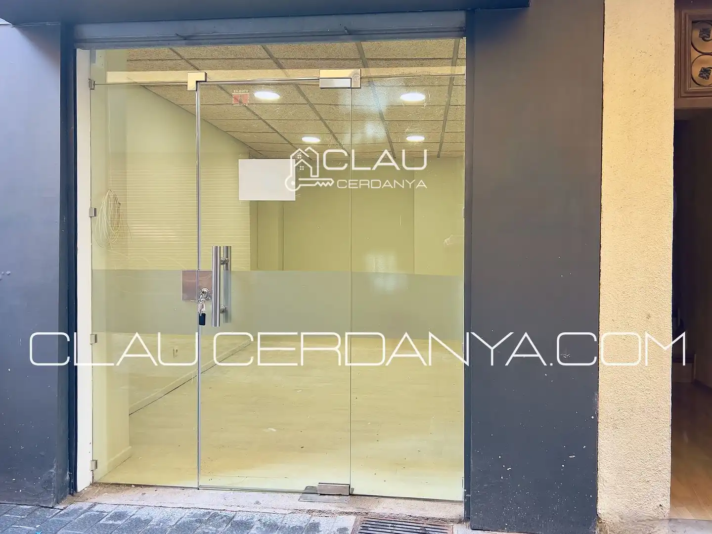 Locale commerciale in affitto a Cerdanya 16, imagen 2