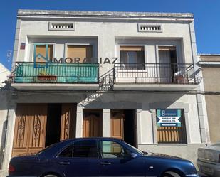 Vista exterior de Casa adosada en venda en Don Benito amb Aire condicionat, Terrassa i Balcó