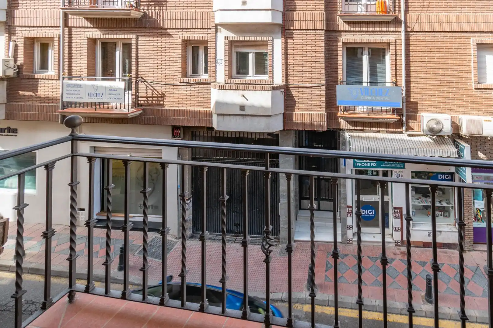 Außenansicht von Wohnung zum Verkauf in Armilla mit Klimaanlage, Heizung und Terrasse