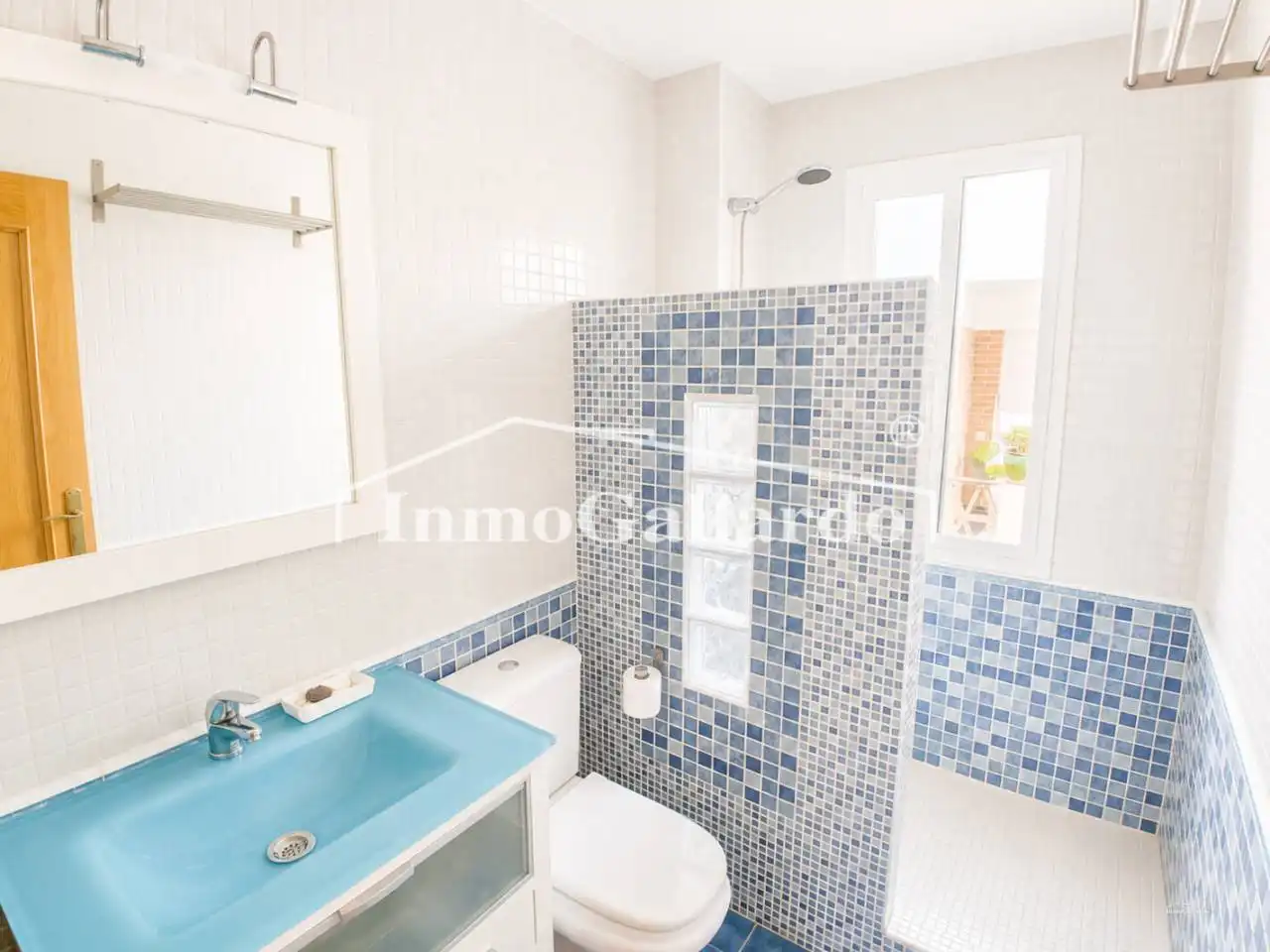 Bathroom of Detached homes for sale in Rincón de la Victoria  with Air Conditioner, Heating and Terrace
