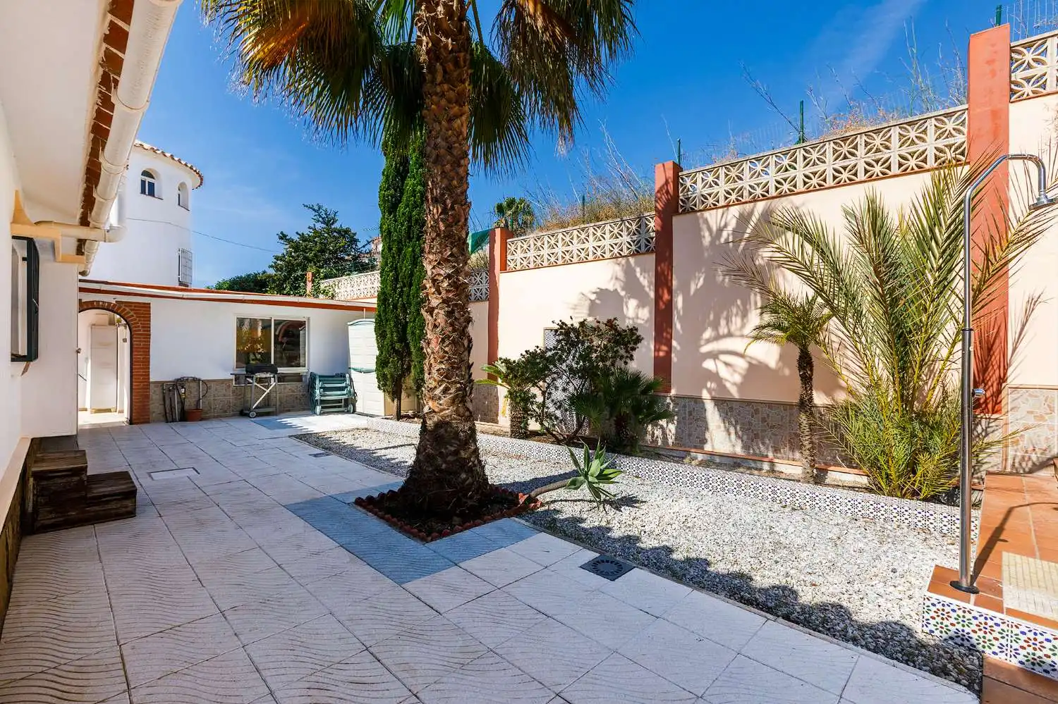 Terrassa de Casa o xalet en venda en Vélez-Málaga amb Aire condicionat, Traster i Internet